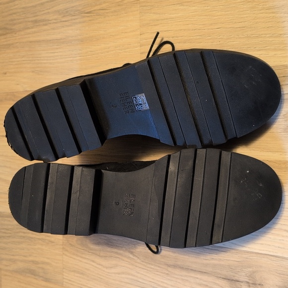 Eileen Fisher Reese waterproof Lace Up suede bootie Black Rubber Toe Lug Heel 9 - Picture 7 of 11